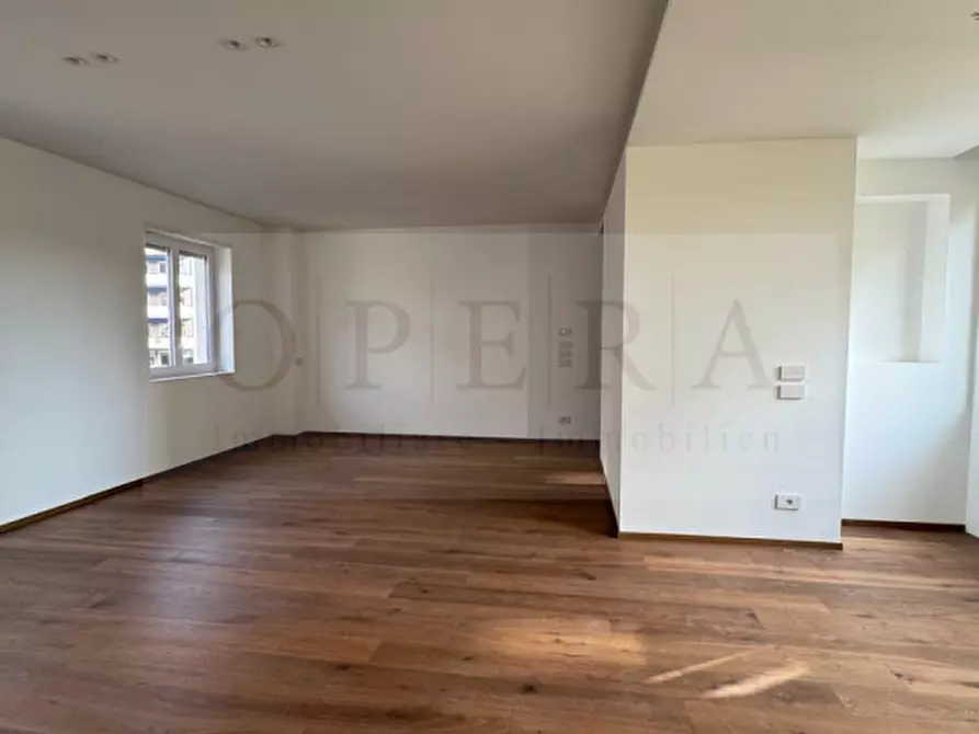 Immagine 17 di Appartamento in vendita  in Via Mendola a Bolzano