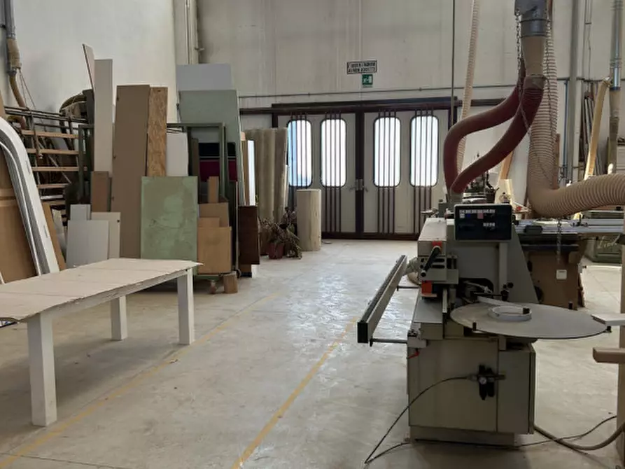 Immagine 2 di Capannone industriale in affitto  in via galvani a Selvazzano Dentro