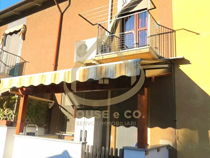 Immagine 1 di Villetta a schiera in vendita  in Via Valletta Fogliano a Vigevano