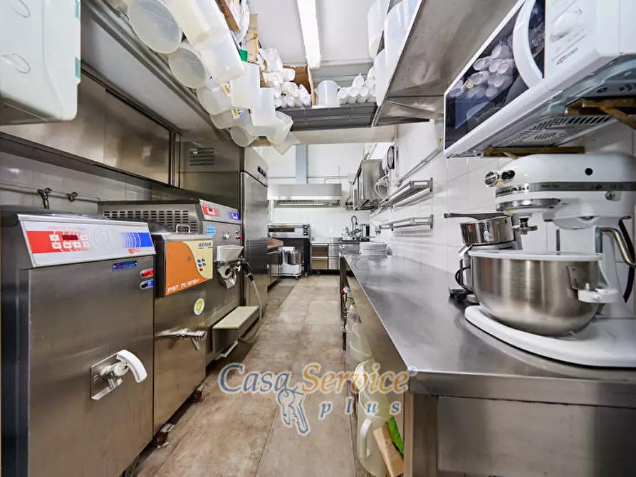 Immagine 16 di Attività commerciale in vendita  in Corso Roma a Gallipoli