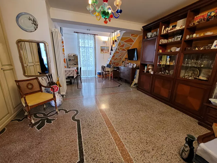 Immagine 2 di Appartamento in vendita  in Via Torino a Savona