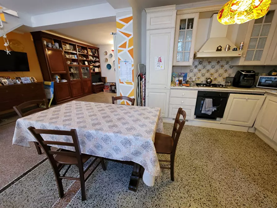 Immagine 5 di Appartamento in vendita  in Via Torino a Savona