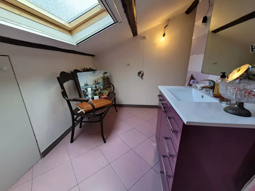 Immagine 17 di Appartamento in vendita  in Via Torino a Savona