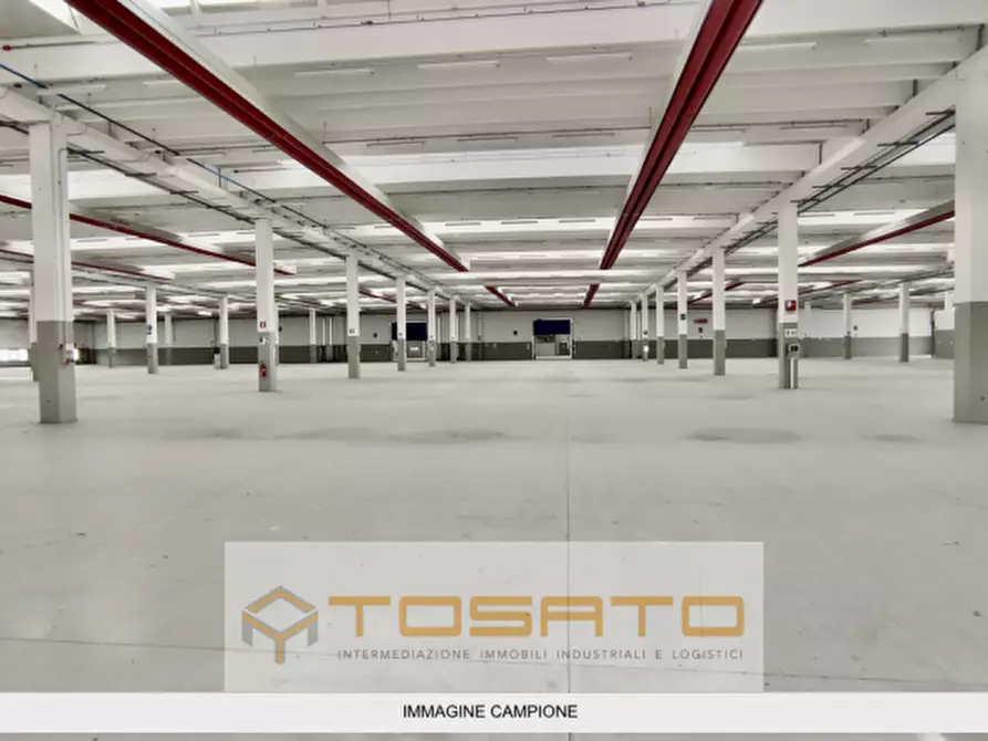 Immagine 7 di Capannone industriale in affitto  a Verona