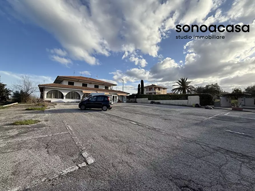 Immagine 2 di Attività commerciale in vendita  in Via Valcesano 130 a Mondolfo