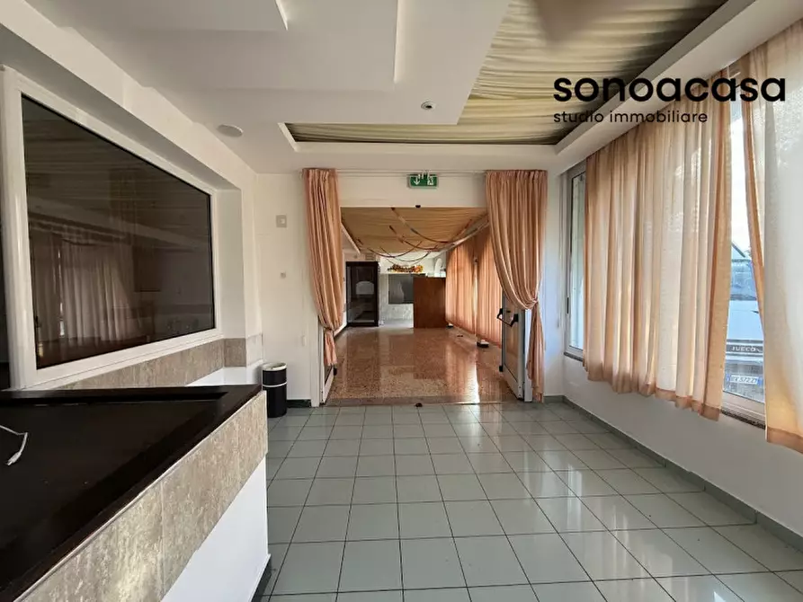 Immagine 9 di Attività commerciale in vendita  in Via Valcesano 130 a Mondolfo