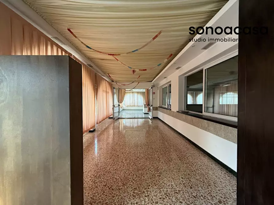 Immagine 14 di Attività commerciale in vendita  in Via Valcesano 130 a Mondolfo