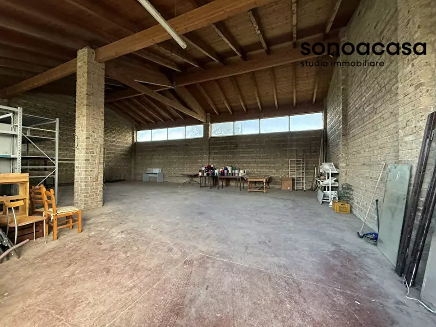 Immagine 40 di Capannone industriale in vendita  in Strada Statale Valcesano a Trecastelli