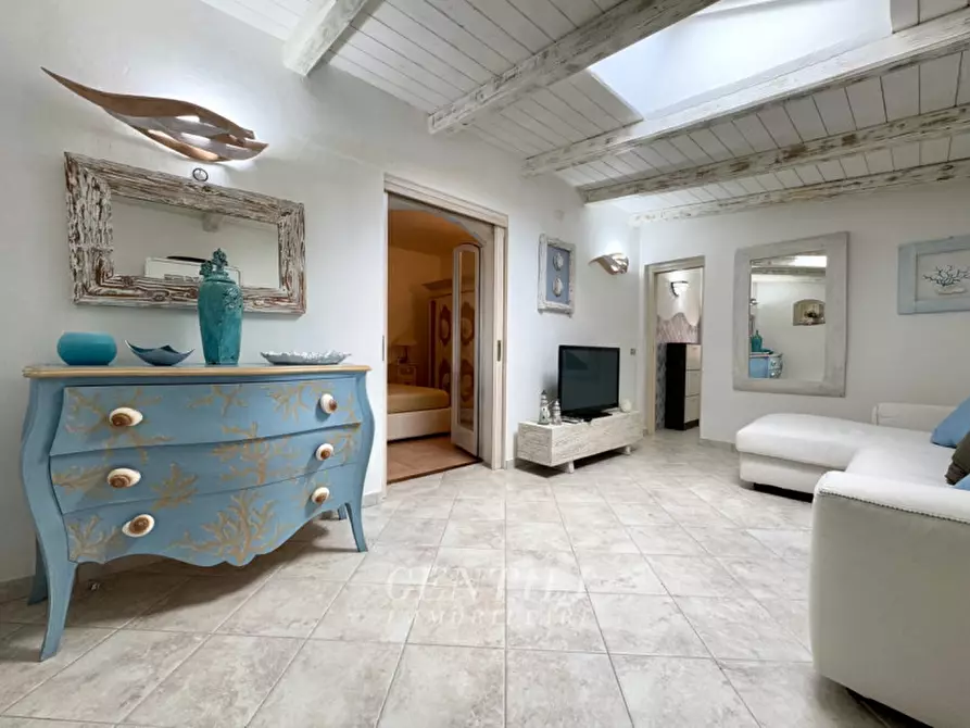 Immagine 12 di Appartamento in vendita  in Via G. Salaris a Arzachena