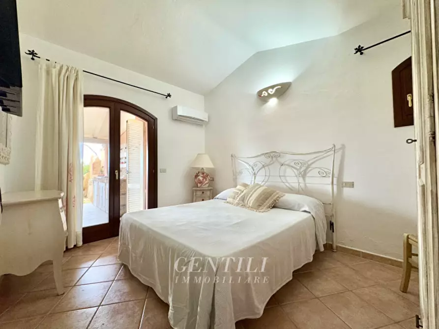 Immagine 15 di Appartamento in vendita  in Via G. Salaris a Arzachena