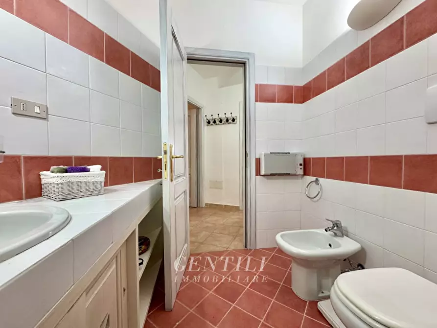 Immagine 19 di Appartamento in vendita  in Via G. Salaris a Arzachena