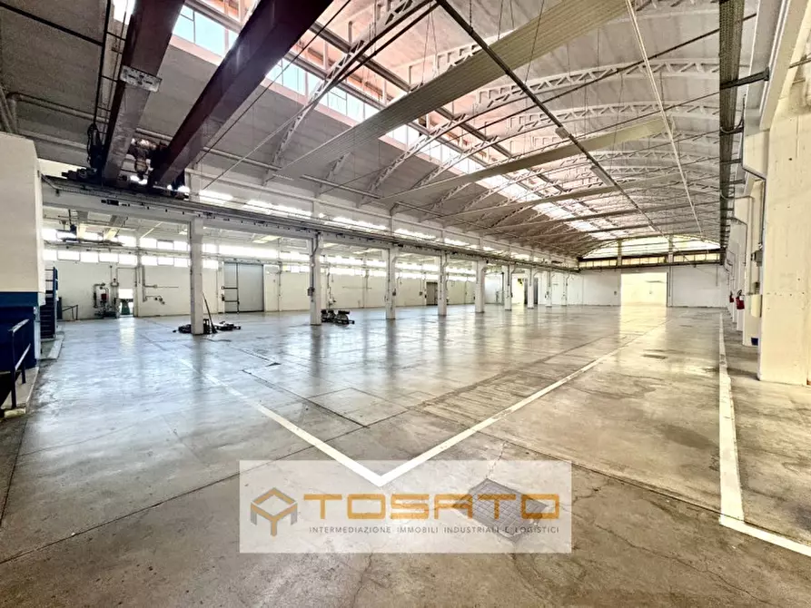 Immagine 3 di Capannone industriale in vendita  a Verona