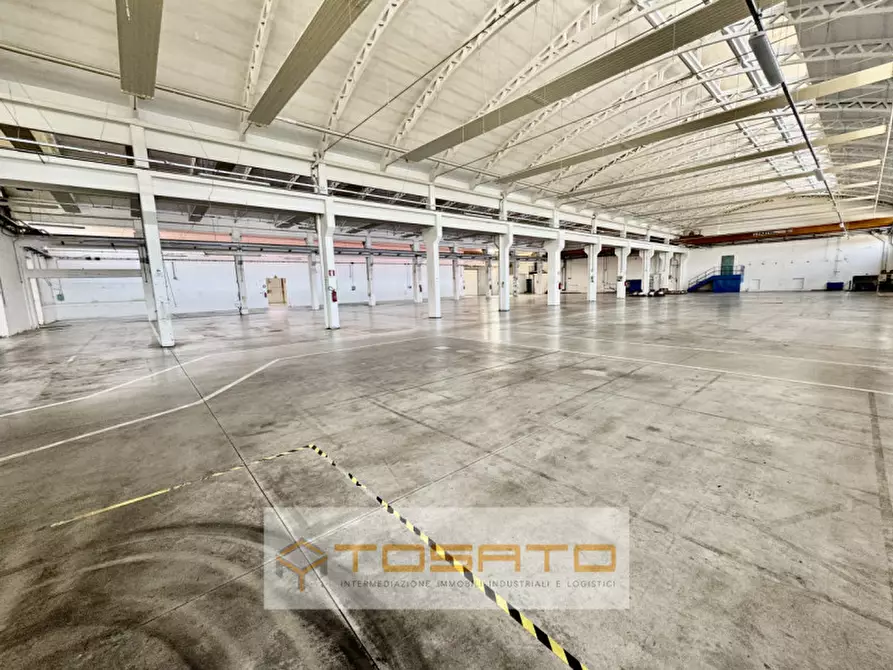 Immagine 9 di Capannone industriale in vendita  a Verona