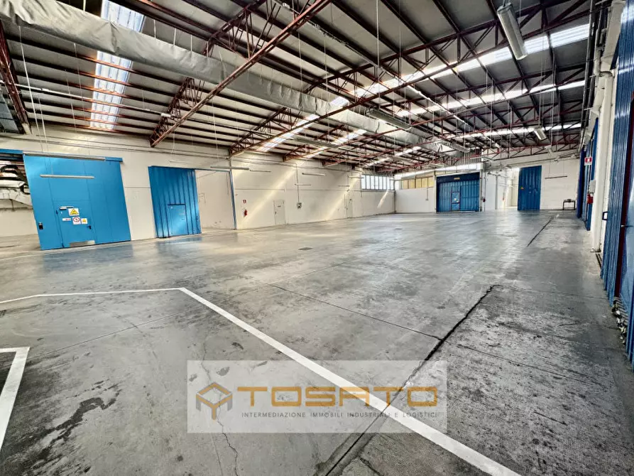Immagine 10 di Capannone industriale in vendita  a Verona