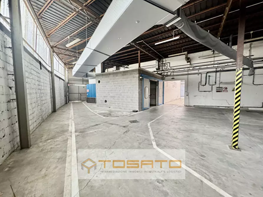 Immagine 18 di Capannone industriale in vendita  a Verona