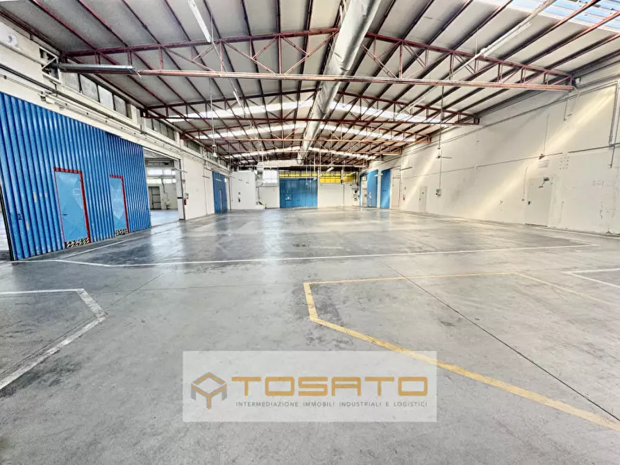 Immagine 23 di Capannone industriale in vendita  a Verona