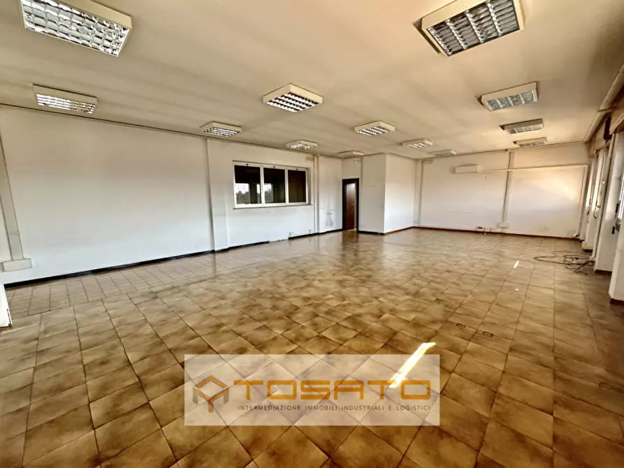 Immagine 26 di Capannone industriale in vendita  a Verona