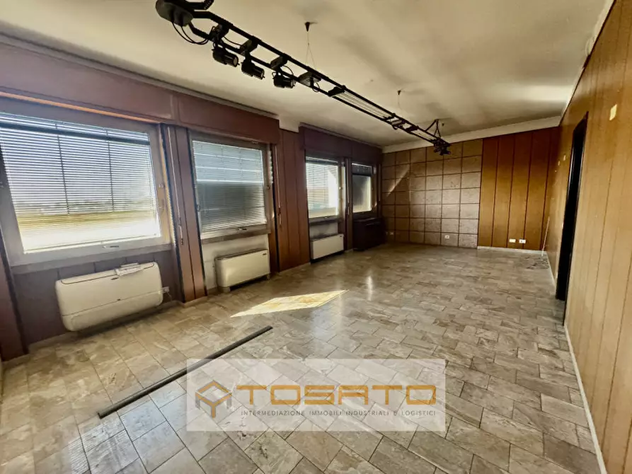 Immagine 28 di Capannone industriale in vendita  a Verona