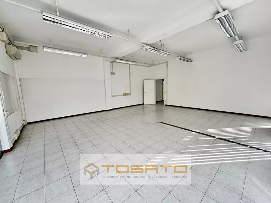 Immagine 30 di Capannone industriale in vendita  a Verona