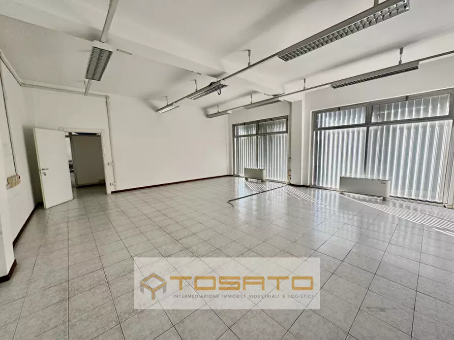 Immagine 32 di Capannone industriale in vendita  a Verona