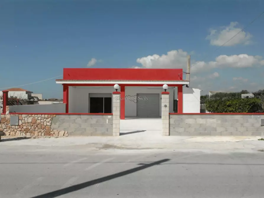 Immagine 1 di Casa indipendente in vendita  in Viale Kennedy a Ispica