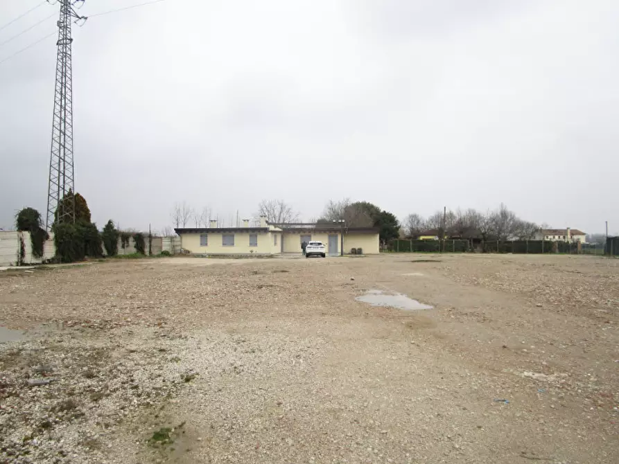 Immagine 1 di Ufficio in affitto  a Piove Di Sacco