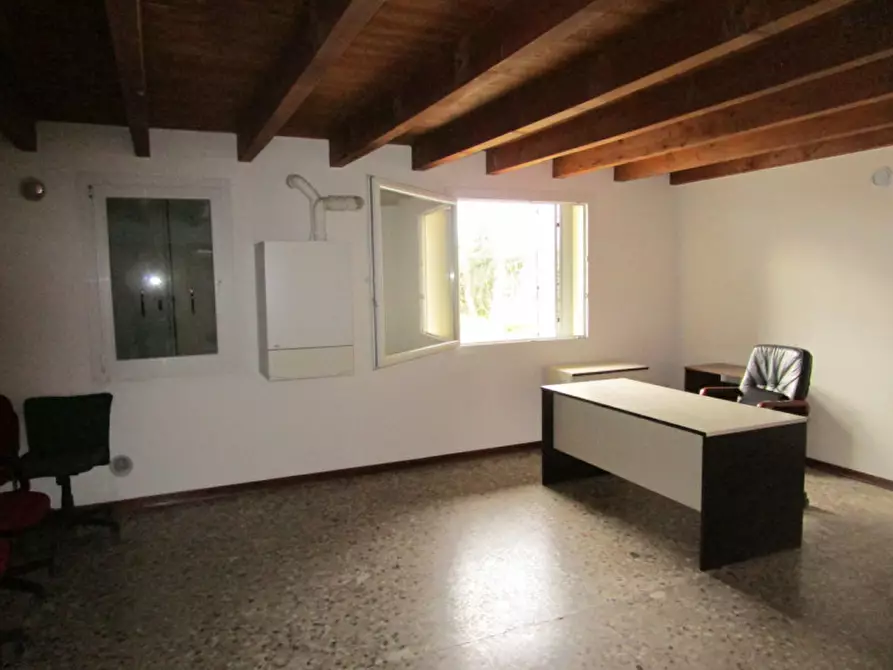 Immagine 6 di Ufficio in affitto  a Piove Di Sacco