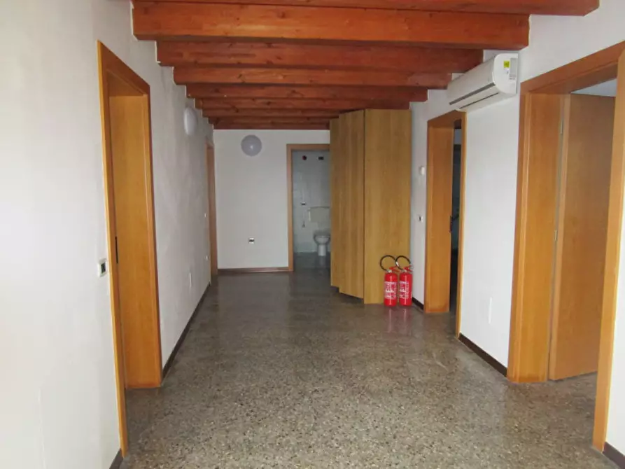 Immagine 9 di Ufficio in affitto  a Piove Di Sacco