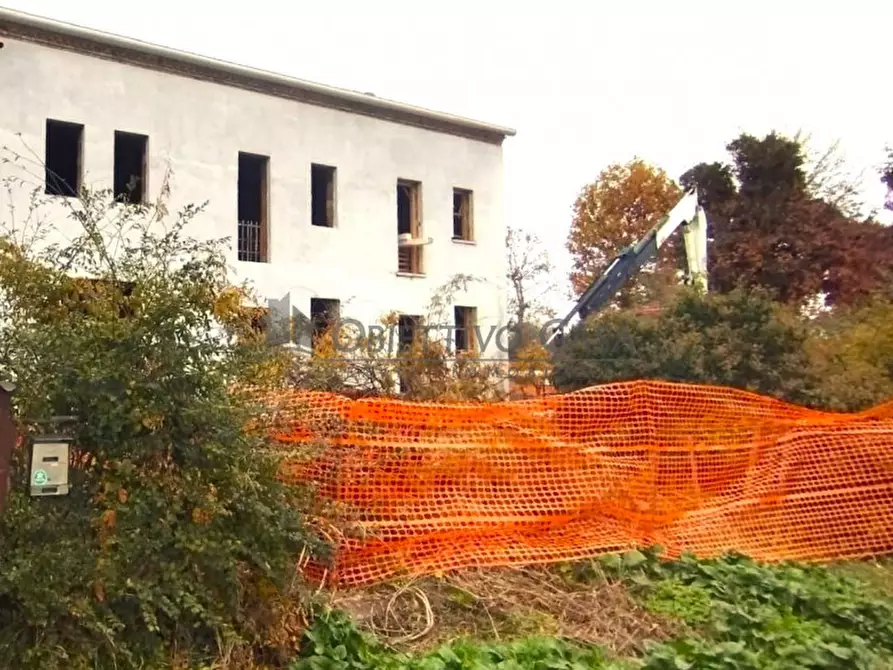 Immagine 3 di Casa trifamiliare in vendita  in Via Candiana a Pontelongo