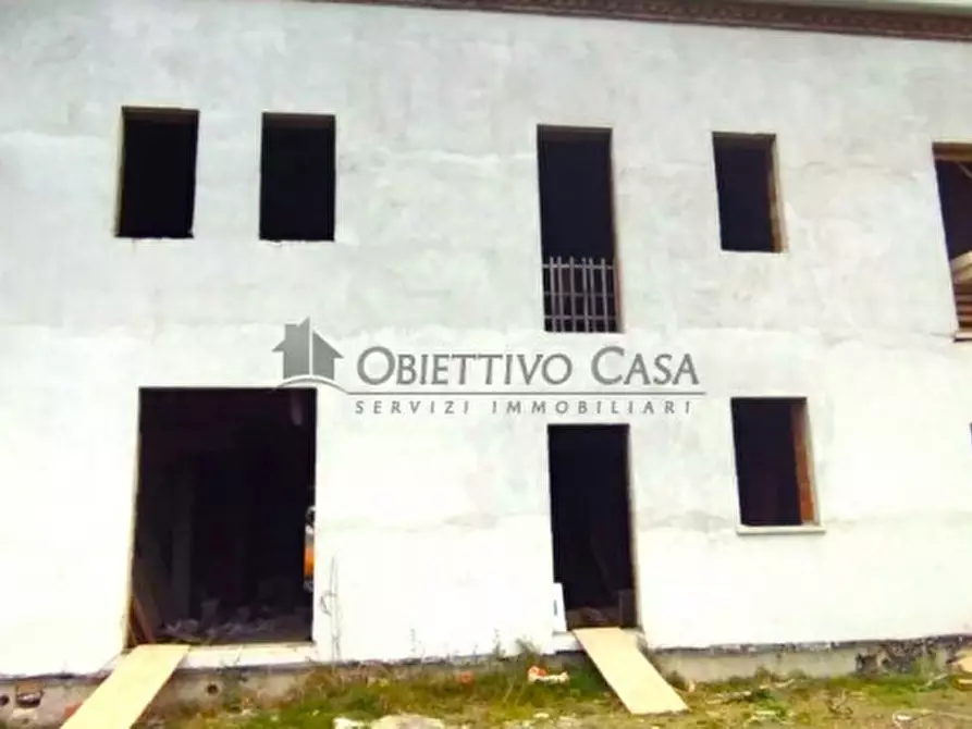 Immagine 4 di Casa trifamiliare in vendita  in Via Candiana a Pontelongo