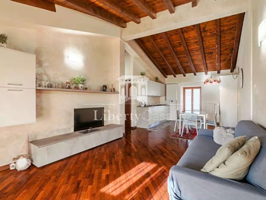 Immagine 1 di Appartamento in vendita  in Via Garibaldi a San Felice Del Benaco