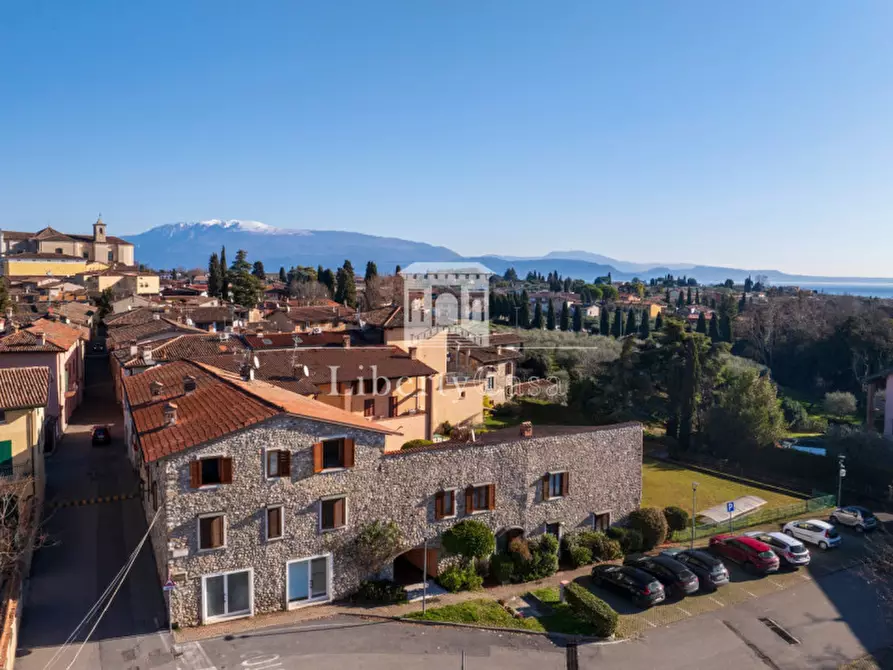 Immagine 1 di Appartamento in vendita  in Via Garibaldi a San Felice Del Benaco