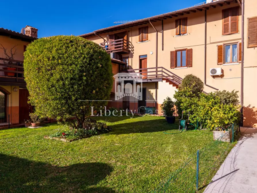 Immagine 3 di Appartamento in vendita  in Via Garibaldi a San Felice Del Benaco