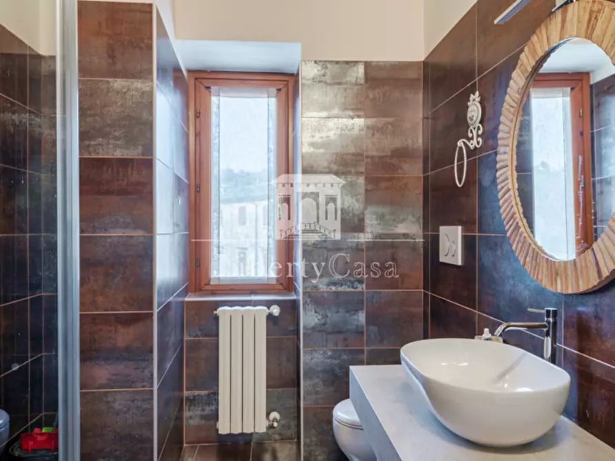 Immagine 14 di Appartamento in vendita  in Via Garibaldi a San Felice Del Benaco