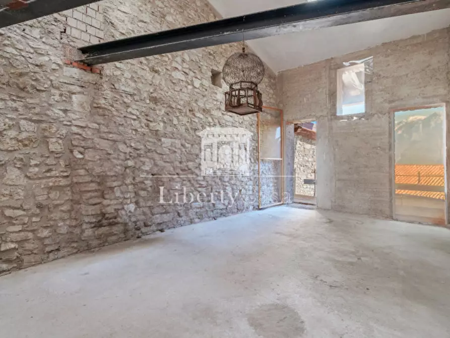 Immagine 15 di Casa trifamiliare in vendita  in Piazza Cavour a Tignale