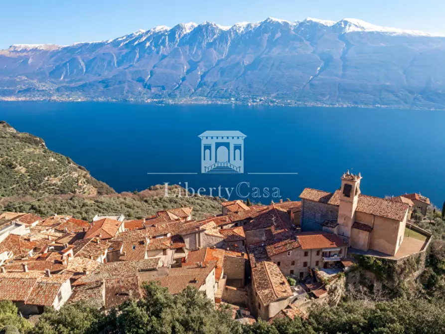 Immagine 20 di Casa trifamiliare in vendita  in Piazza Cavour a Tignale