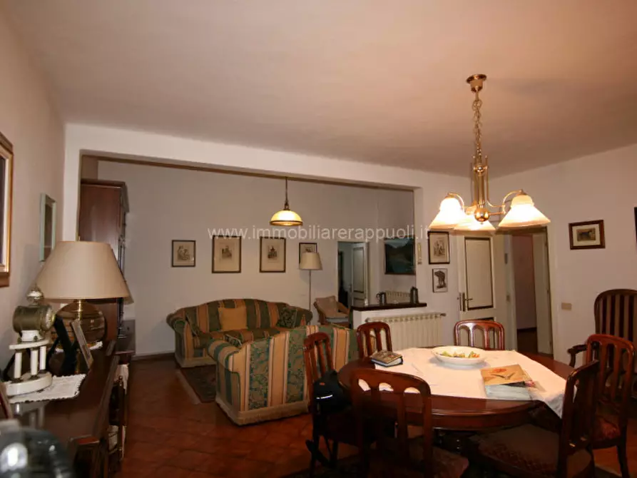 Immagine 2 di Appartamento in vendita  a Sinalunga