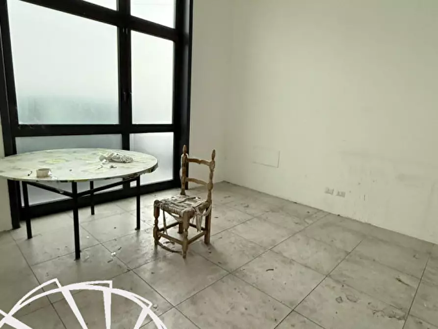 Immagine 1 di Magazzino in affitto  a Prato