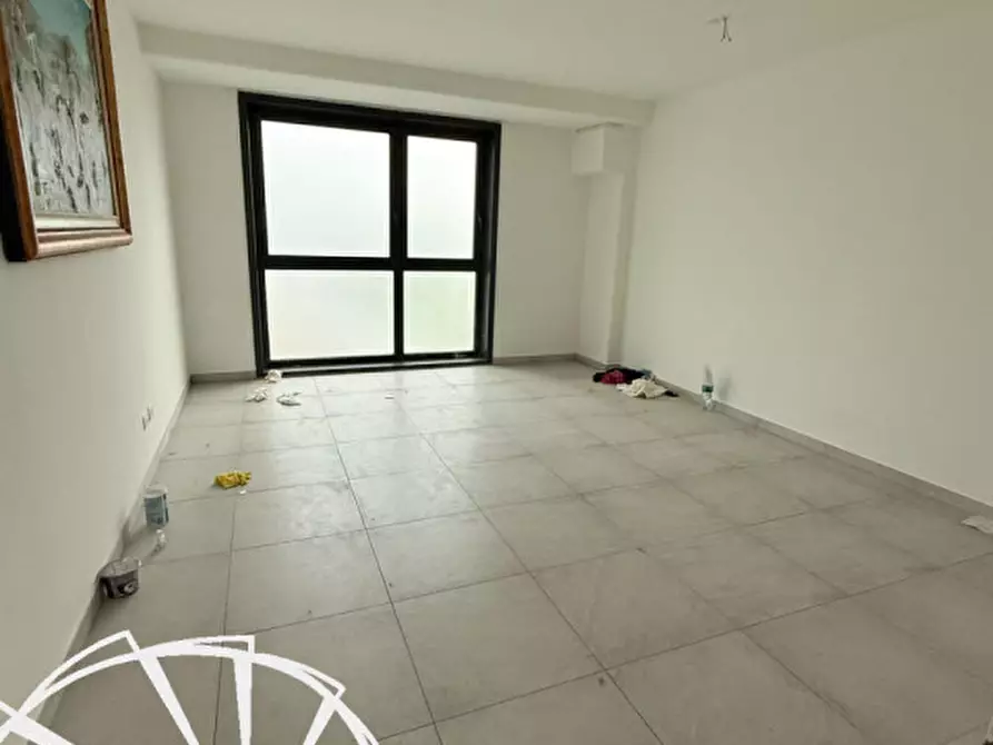 Immagine 2 di Magazzino in affitto  a Prato