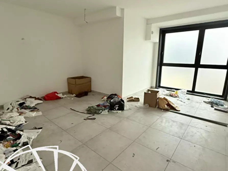 Immagine 5 di Magazzino in affitto  a Prato