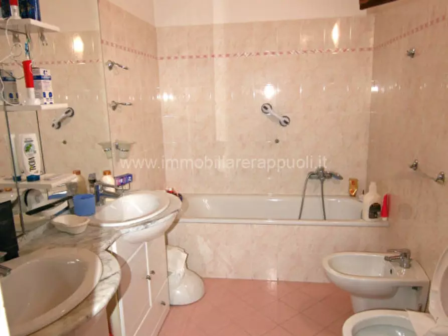 Immagine 8 di Villetta a schiera in vendita  a Rapolano Terme