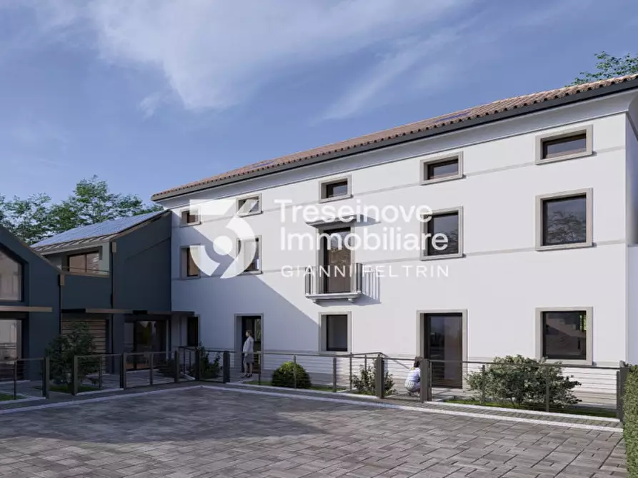 Immagine 2 di Casa bifamiliare in vendita  in Via Monsignor D'Alessi a Paese