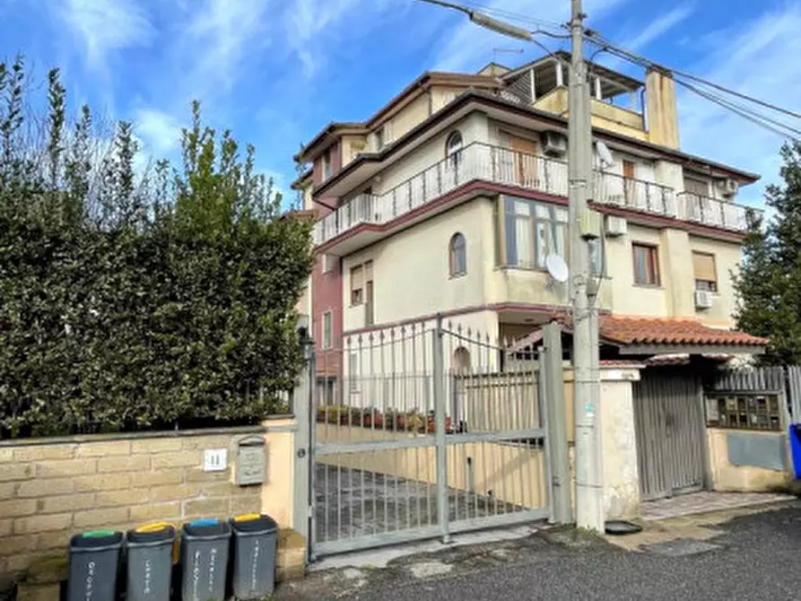 Immagine 25 di Appartamento in vendita  in via Locana a Roma