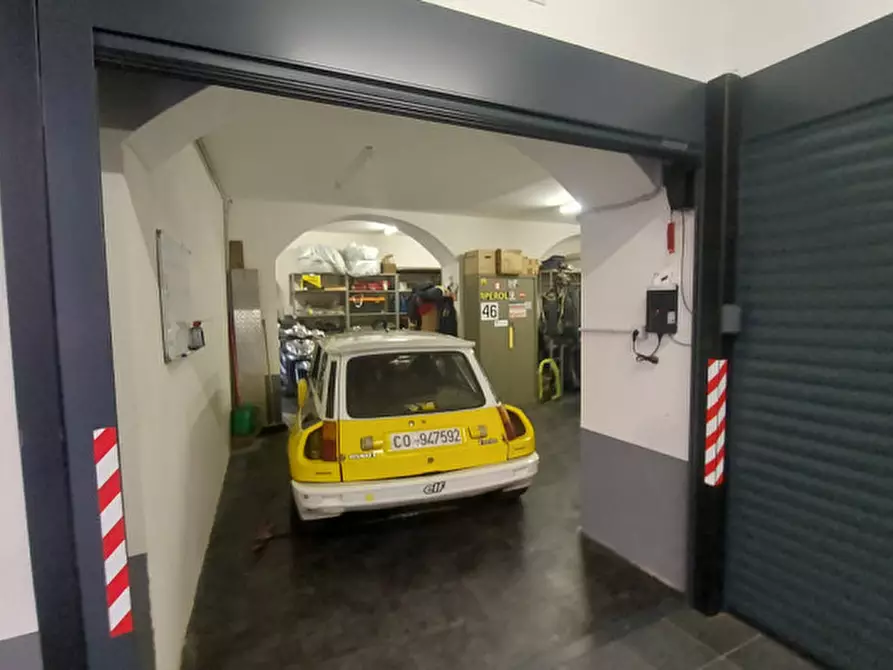 Immagine 6 di Garage in vendita  in Via Santo Garovaglio, 25 a Como