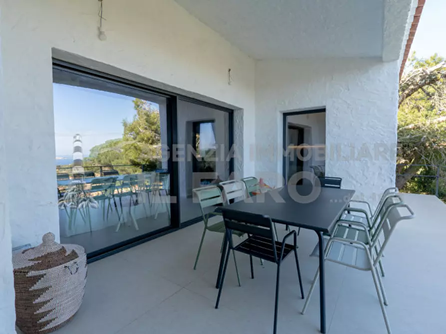 Immagine 8 di Villa in vendita  in Regione Gambino a La Maddalena