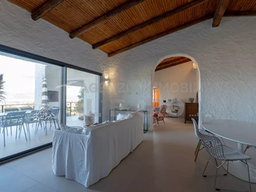 Immagine 13 di Villa in vendita  in Regione Gambino a La Maddalena