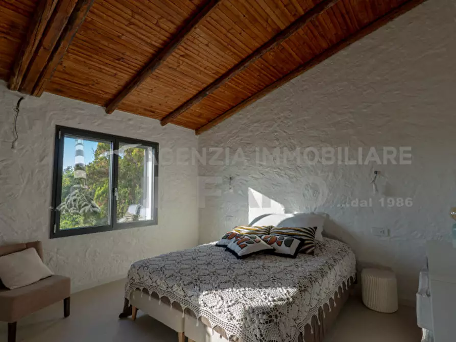 Immagine 39 di Villa in vendita  in Regione Gambino a La Maddalena