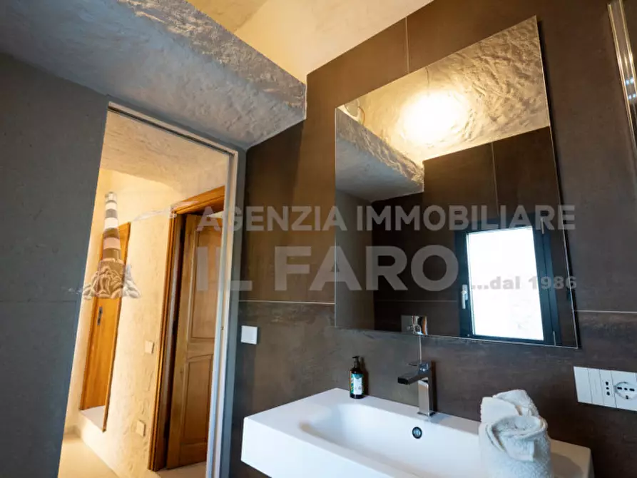 Immagine 49 di Villa in vendita  in Regione Gambino a La Maddalena