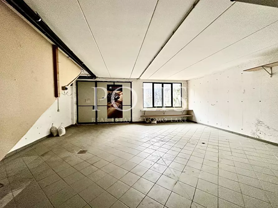 Immagine 6 di Negozio in affitto  a Appiano Gentile