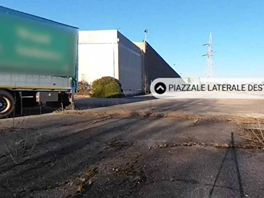 Immagine 4 di Capannone industriale in vendita  in Strada Statale Romea, 108 a Mira
